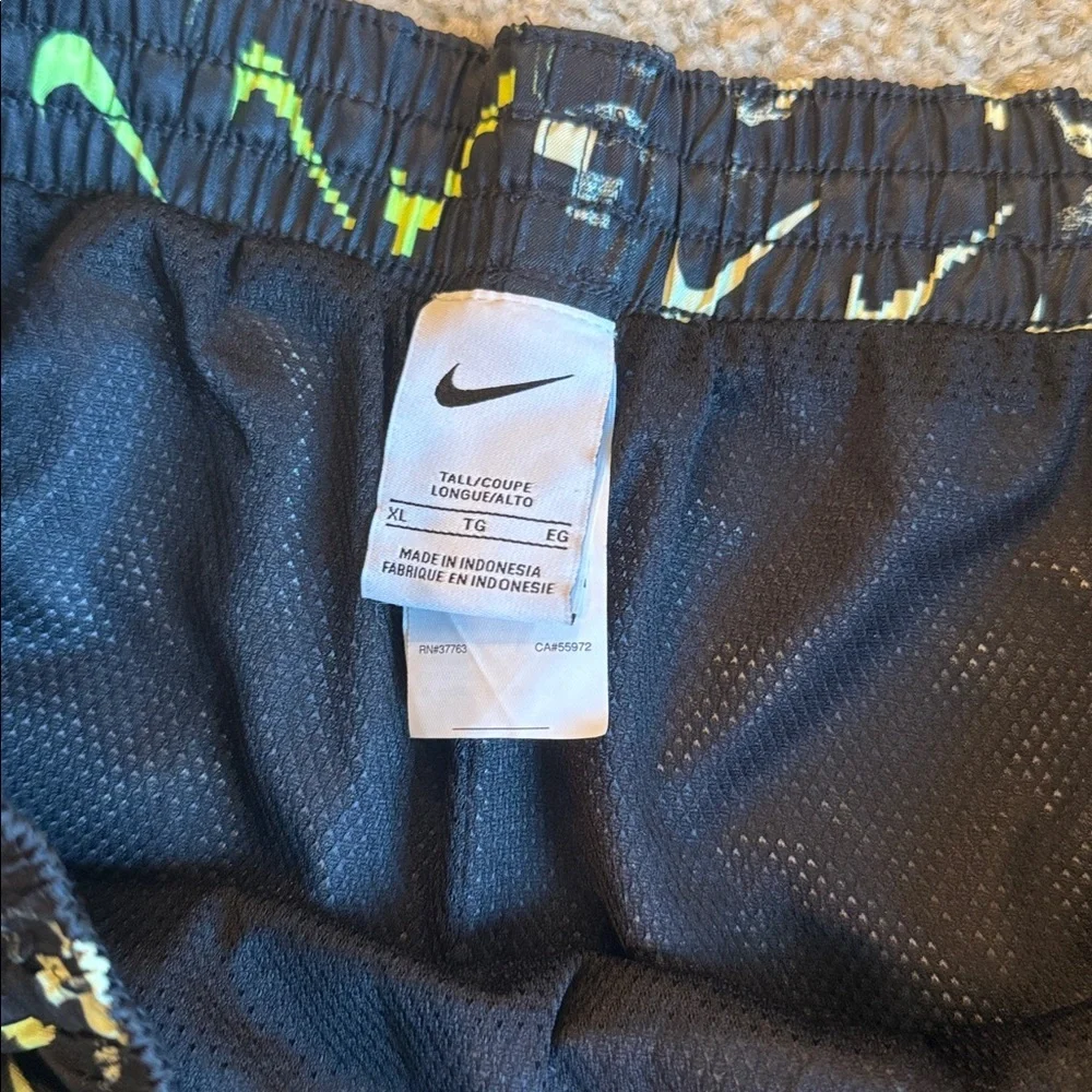 Nike Black Shorts swimsuit swim Neon Accents size XL Tall large swim trunks